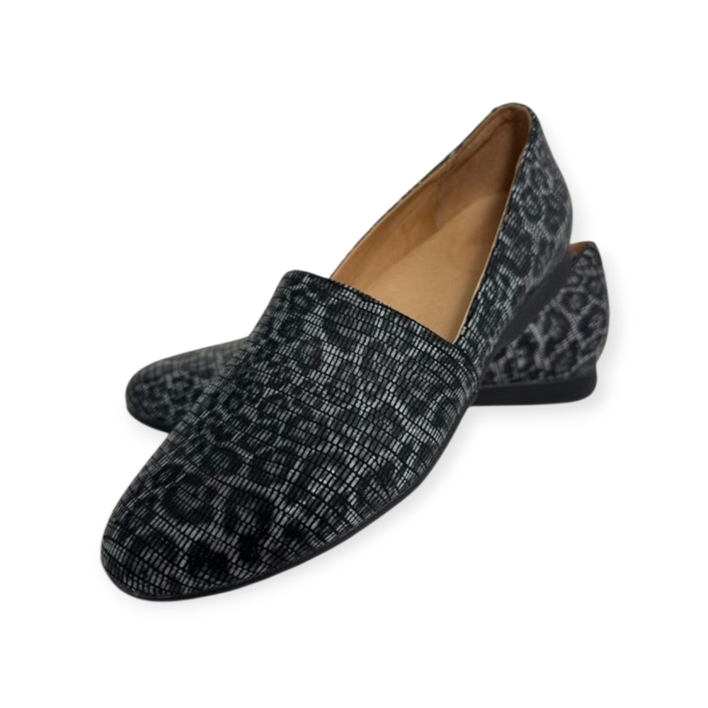 Dansko Gray Larisa Leopard Slip On Flats Leather Size 39 - Picture 1 of 13